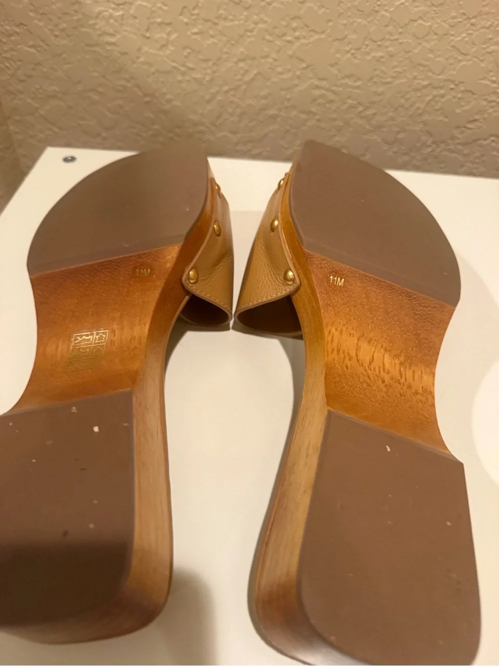 New Tory Burch Cognac Leather Wide Strap Platform  Sandals